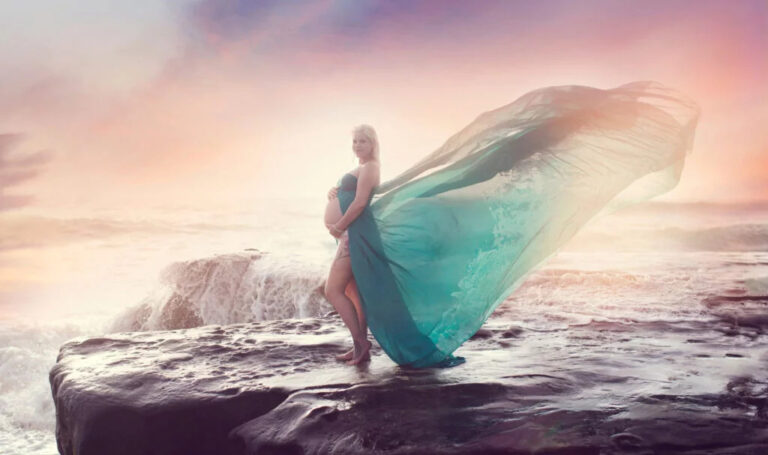 What should I wear for a third-trimester boudoir photoshoot