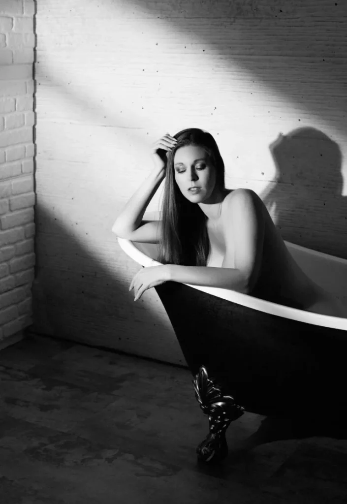 Do maternity boudoir photos have to show the whole body